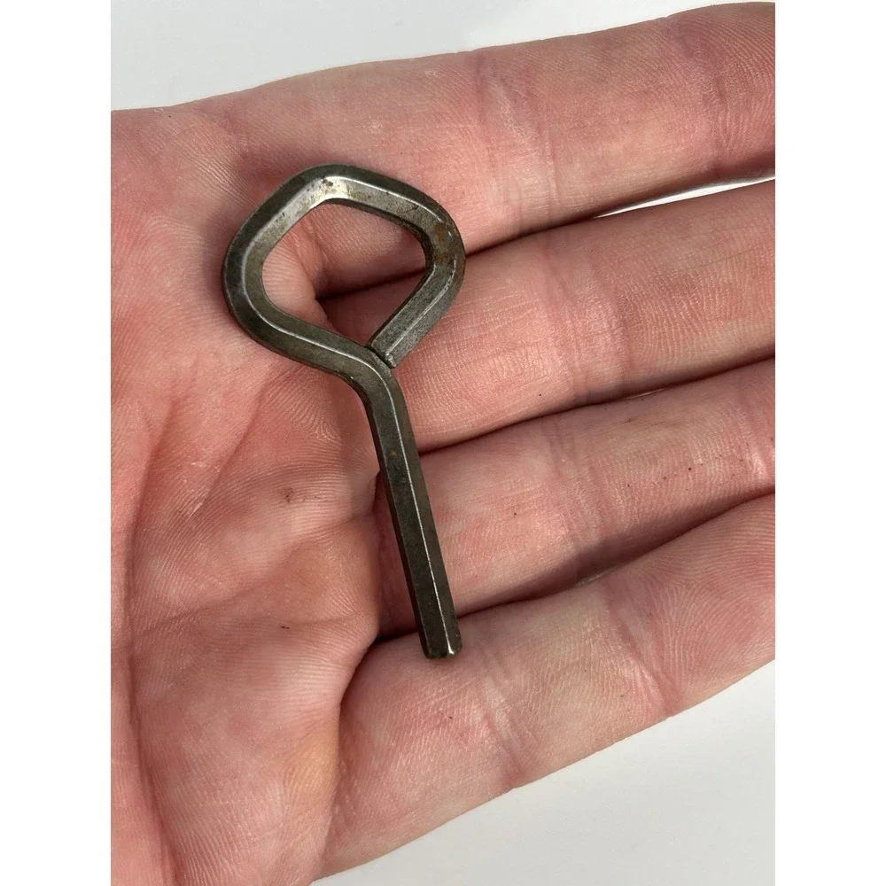 Vintage Standard Hex Dogging Key